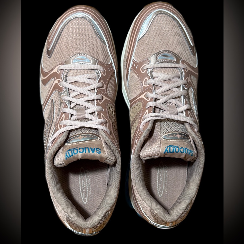 Saucony PROGRID TRIUMPH 4 Tan/Royal Bronze/Royal men’s size 11 *NEW* - Picture 7 of 12